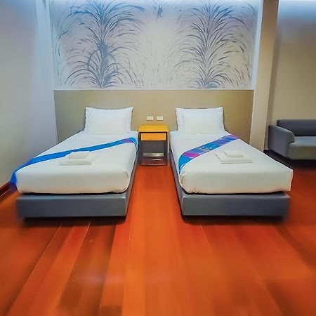The Riva Vientiane Hotel Екстериор снимка