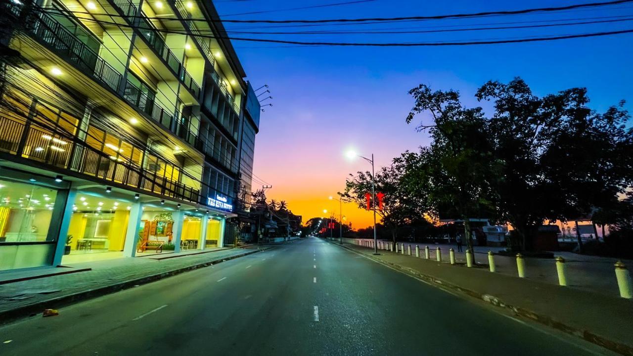 The Riva Vientiane Hotel Екстериор снимка