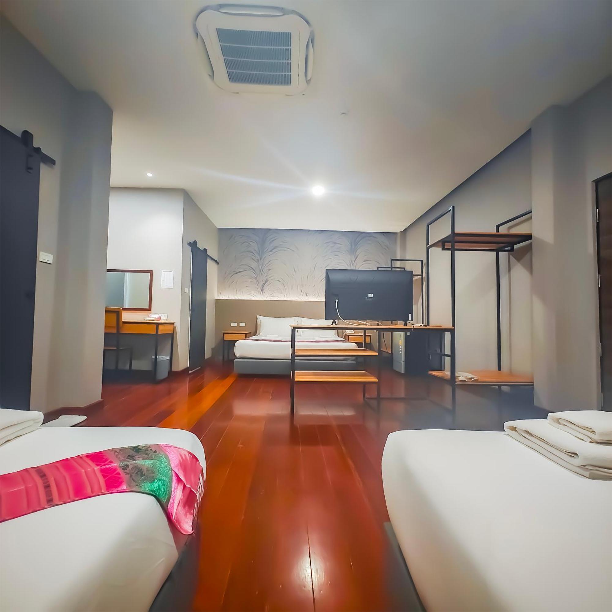 The Riva Vientiane Hotel Екстериор снимка